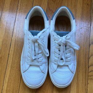 Universal Thread Britton Sneakers